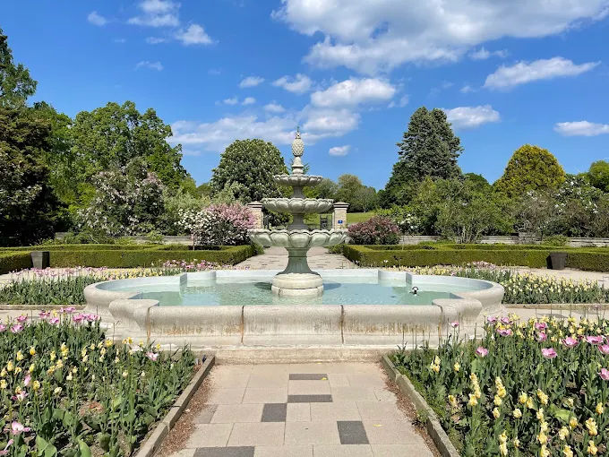 THE ROYAL BOTANICAL GARDENS